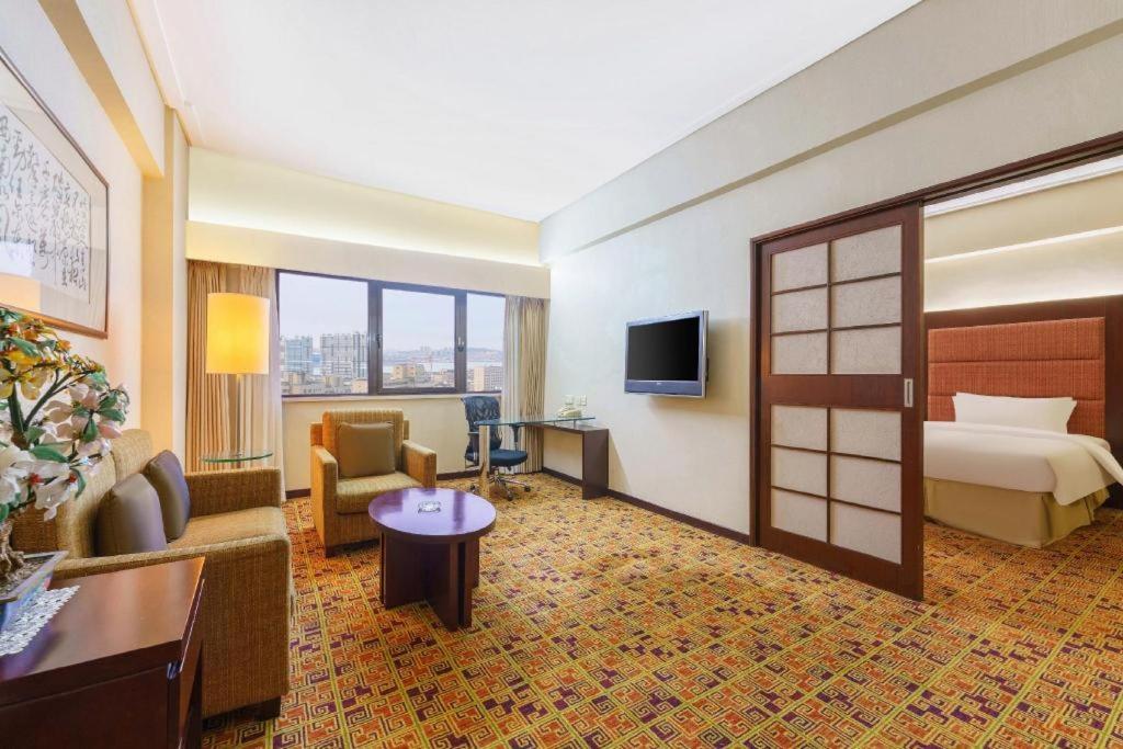 Dalian Grand Continent International Hotel Экстерьер фото