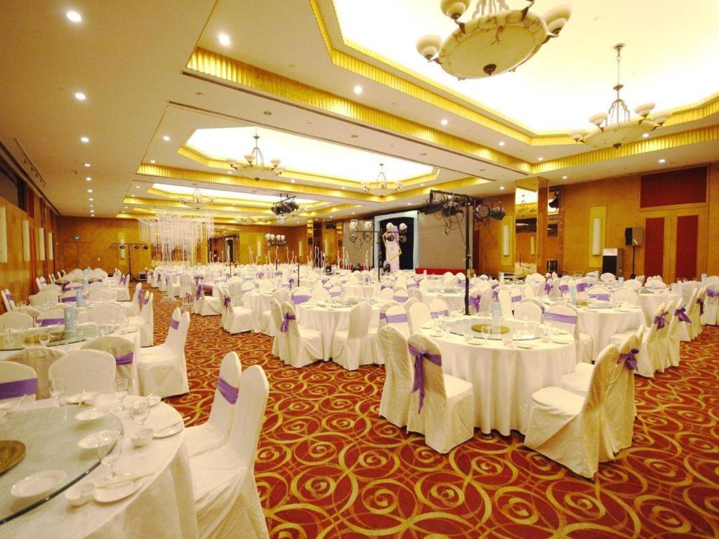 Dalian Grand Continent International Hotel Экстерьер фото