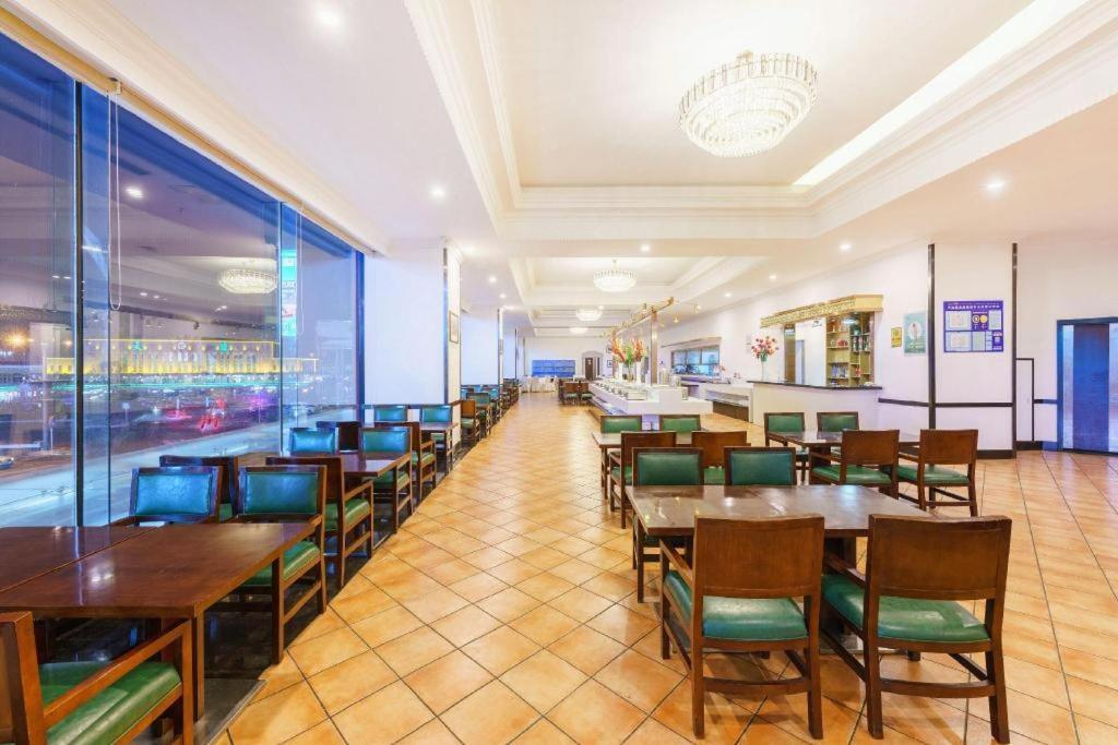 Dalian Grand Continent International Hotel Экстерьер фото