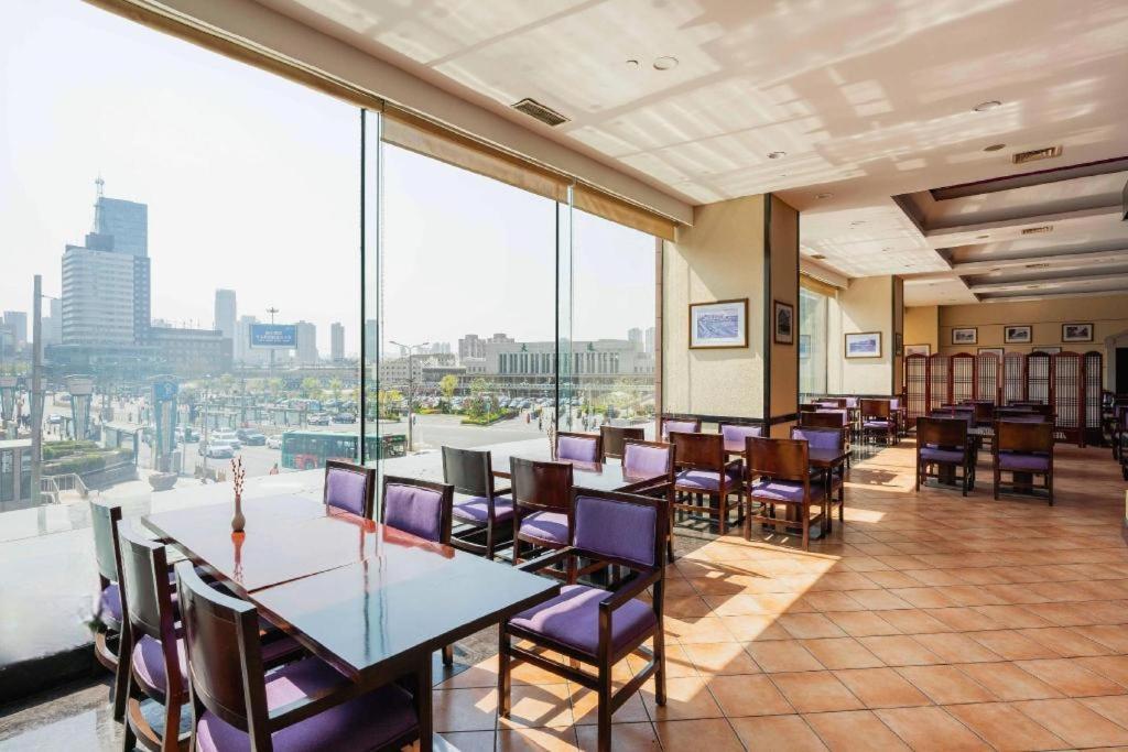 Dalian Grand Continent International Hotel Экстерьер фото